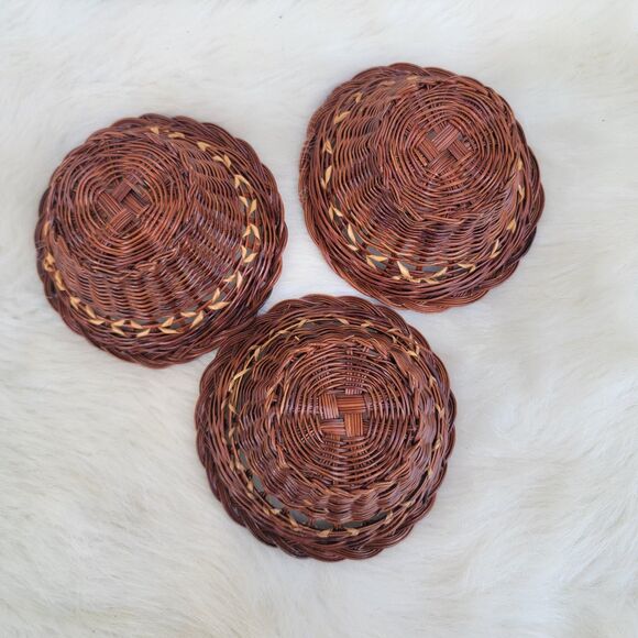 Round Woven Wicker Baskets Primitive Country Cottage Set Of 3 - Picture 2 of 3